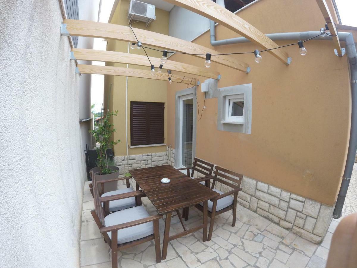 Apartments Romy Pula Exterior photo